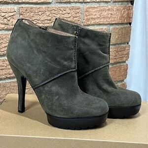 Modern Vintage Brand Olive leather platform stiletto booties - 38/8